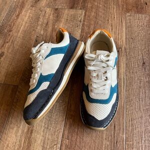 Clarks blue tan suede lace up sneakers women’s size 8